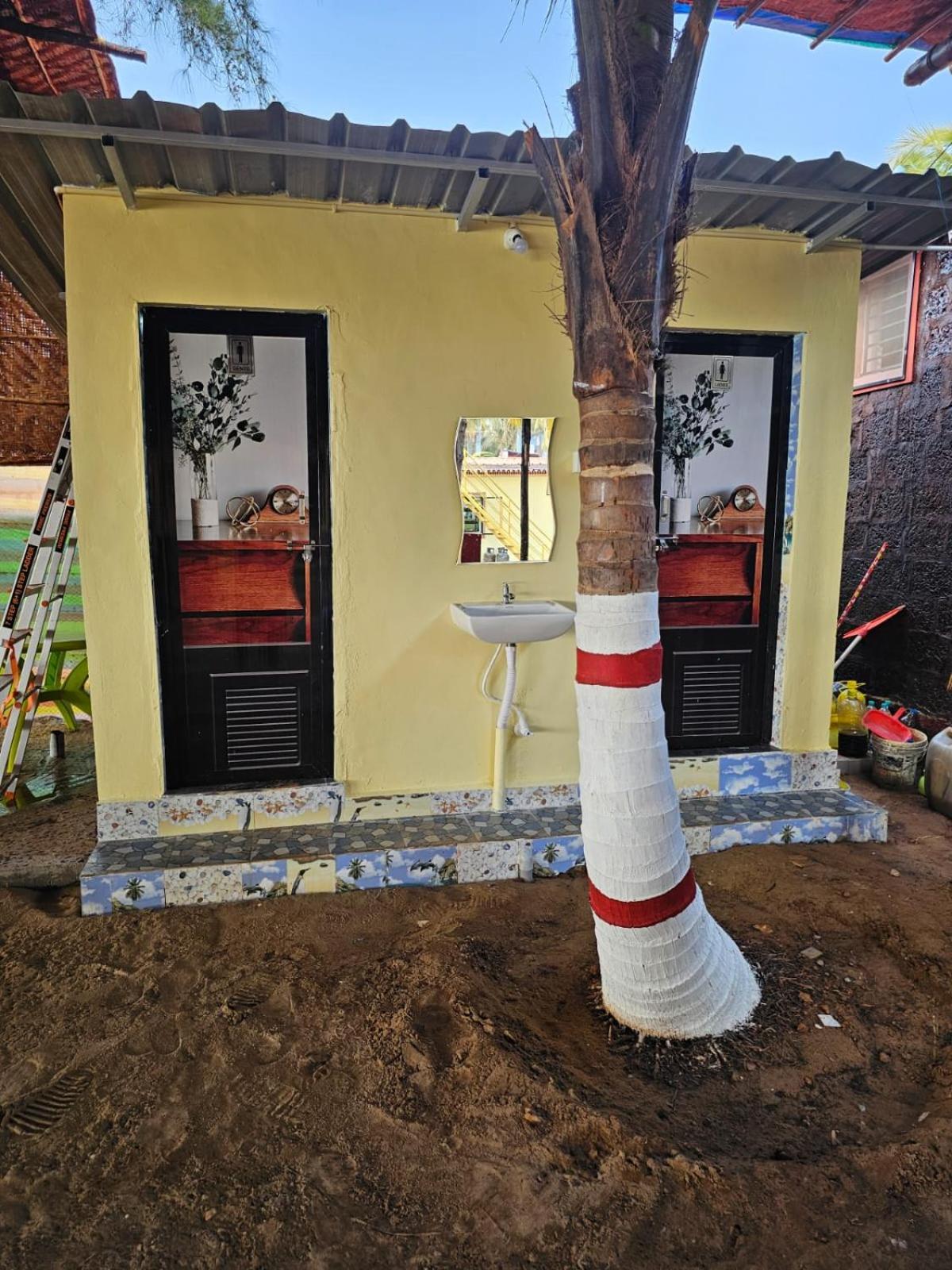 Livin Waves Beach Stay And Cafe Gokarna  Exterior photo