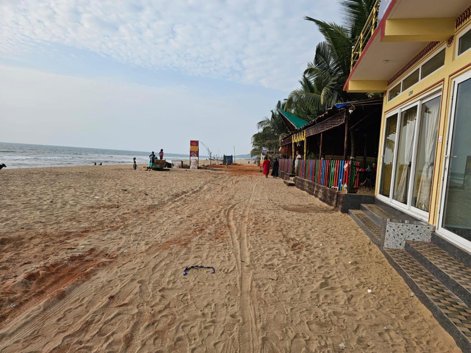 Livin Waves Beach Stay And Cafe Gokarna  Exterior photo